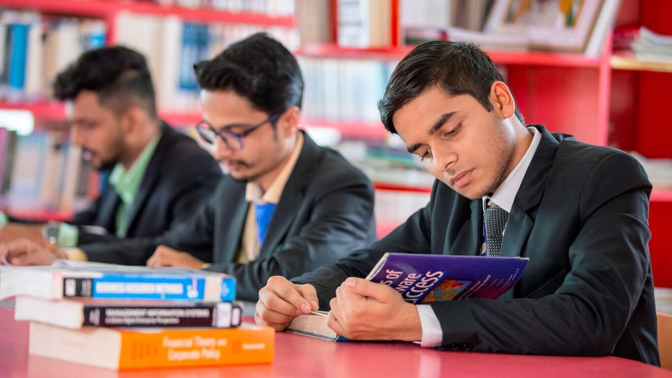 ISBR PGDM students together on campus